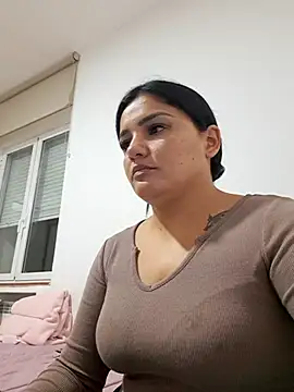 laura dirtyhot online show from January 2, 9:28 pm