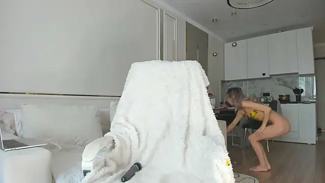 Snapshot of Pupasui02 chatting on December 5, 6:55 am Pupasui02 online show from December 5, 6:55 am