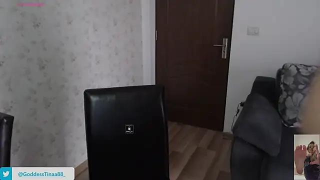 Snapshot of Goddess_Tina chatting on November 7, 7:30 am Goddess Tina online show from November 7, 7:30 am