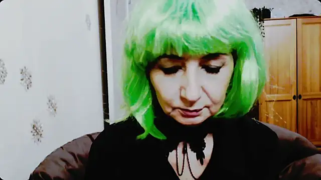 Snapshot of AnnieEltgant chatting on December 4, 2:26 pm AnnieEltgant online show from December 4, 2:26 pm