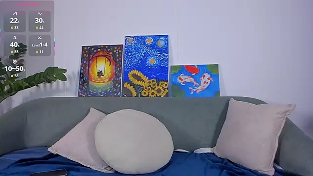 TIFFANYRUSSO online show from October 30, 4:14 am