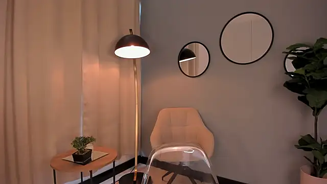 LiaPearce online show from December 9, 1:13 pm