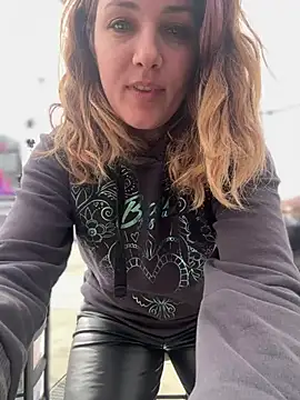 DaisyVibesss online show from March 1, 12:12 pm