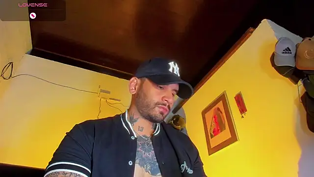 CamiloGray  online show from March 20, 1:37 pm