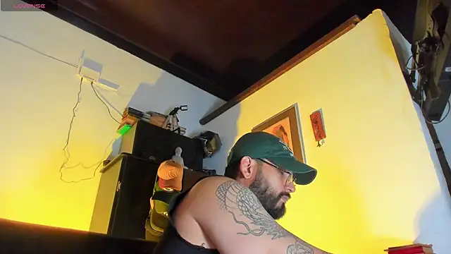 CamiloGray  online show from November 4, 1:54 pm