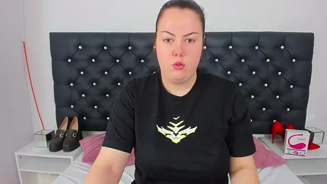 Snapshot of EvaLick chatting on December 23, 6:22 am EvaLick online show from December 23, 6:22 am