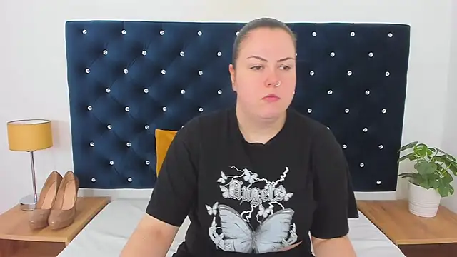 Snapshot of EvaLick chatting on February 18, 6:37 am EvaLick online show from February 18, 6:37 am