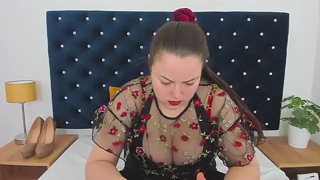 Snapshot of EvaLick chatting on February 19, 6:33 am EvaLick online show from February 19, 6:33 am