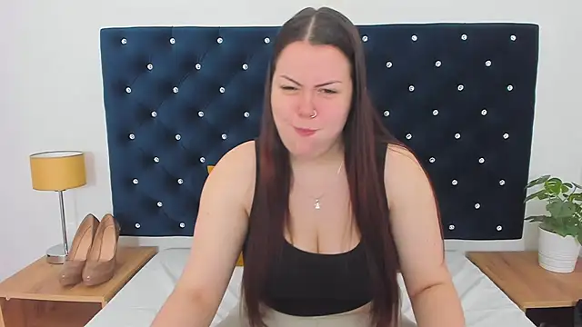 Snapshot of EvaLick chatting on February 25, 6:03 am EvaLick online show from February 25, 6:03 am