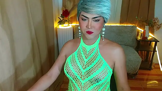 Snapshot of negrashemalexxx chatting on October 28, 8:44 pm negrashemalexxx online show from October 28, 8:44 pm