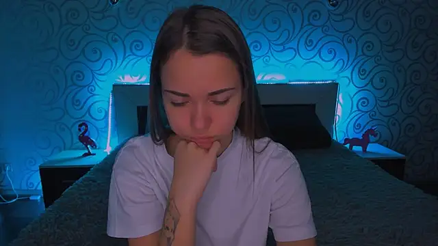 AlexaBarkley online show from December 2, 3:26 am