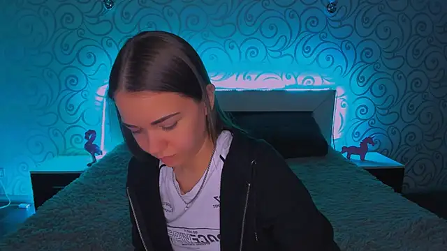 AlexaBarkley online show from December 19, 6:23 am