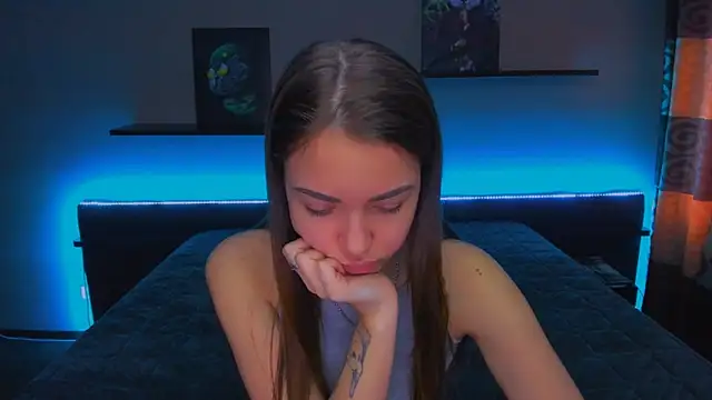 AlexaBarkley online show from February 6, 6:18 am