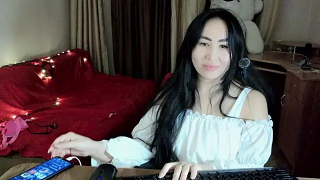 Snapshot of AsianQueens chatting on February 16, 8:00 pm AsianQueens online show from February 16, 8:00 pm