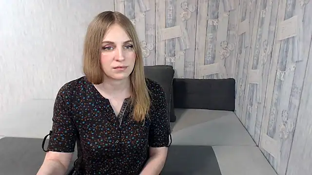 Pilly green  online show from February 25, 7:31 am