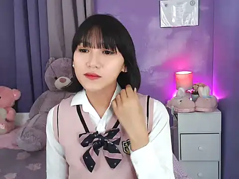 urlovelyfreya online show from November 7, 3:45 pm