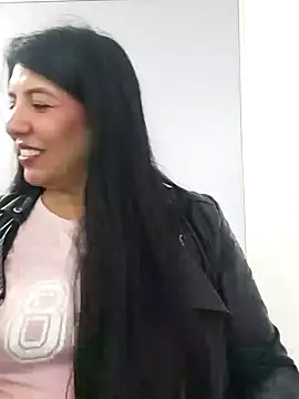 aisha latina online show from December 5, 2:44 pm