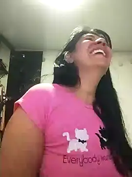 aisha latina online show from December 6, 11:22 am