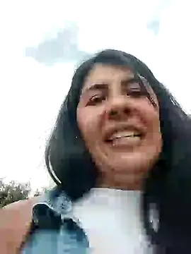 aisha latina online show from December 6, 2:49 pm