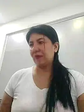 aisha latina online show from January 21, 3:21 pm