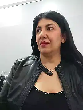 aisha latina online show from January 23, 2:50 pm