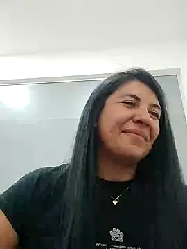 aisha latina online show from January 31, 9:05 pm