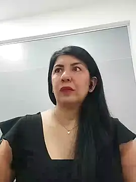 aisha latina online show from February 4, 2:32 pm