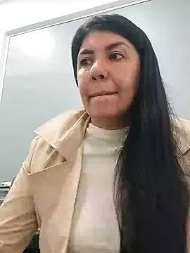 aisha latina online show from February 10, 2:05 pm