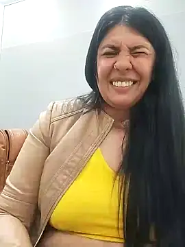 aisha latina online show from February 11, 8:42 pm