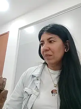 aisha latina online show from February 28, 4:10 pm