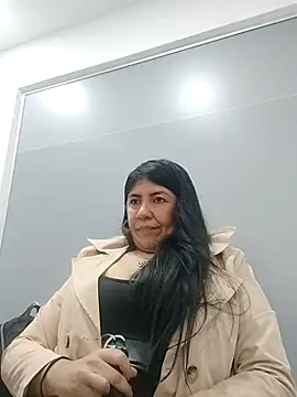 aisha latina online show from March 21, 2:40 pm