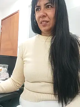 aisha latina online show from September 15, 2:17 pm