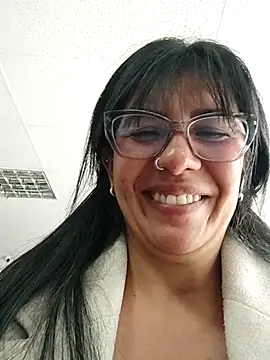 aisha latina online show from November 28, 4:42 pm