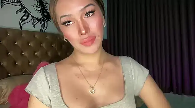 Jasmine Elcock online show from December 19, 8:34 am