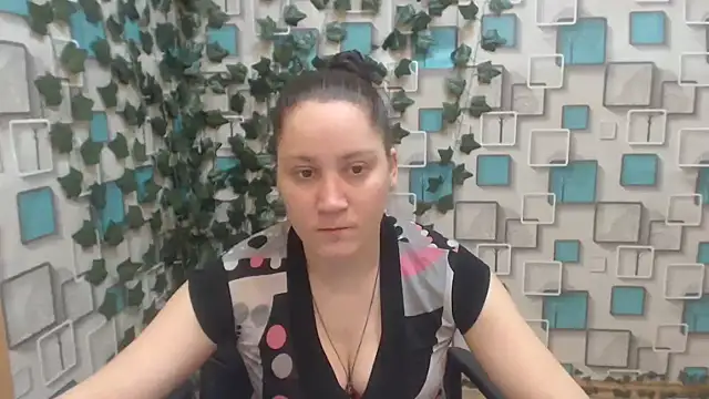 JosieJun  online show from February 8, 9:15 pm