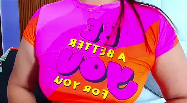 IrresistibleMilf online show from February 7, 4:03 pm