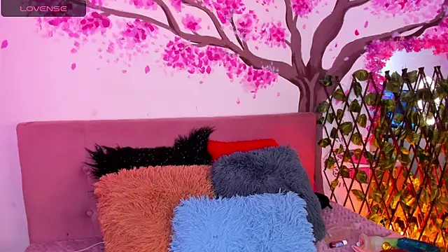 magali 19 online show from December 2, 8:00 pm