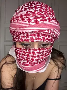 Snapshot of arabiaAna chatting on October 20, 11:43 am arabiaAna online show from October 20, 11:43 am