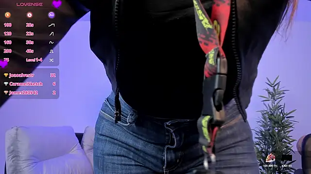 miataylorr1 online show from February 5, 6:26 pm