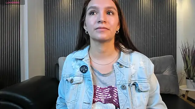 miataylorr1 online show from March 13, 12:13 pm