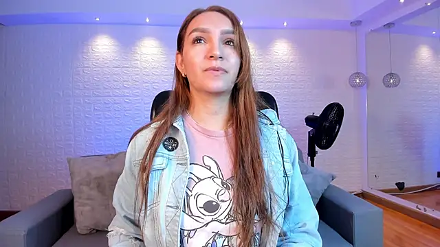 miataylorr1 online show from September 12, 11:54 am