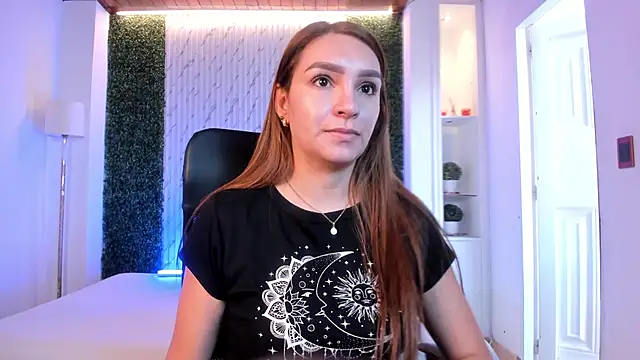 miataylorr1 online show from October 20, 12:16 pm