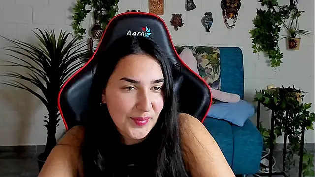 CeceliaJohnson online show from January 24, 2:41 pm