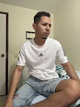 Snapshot of steven_clain chatting on September 24, 9:12 am steven clain online show from September 24, 9:12 am