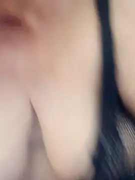 Snapshot of CALDA-AKIRA chatting on February 6, 10:15 am CALDA-AKIRA online show from February 6, 10:15 am