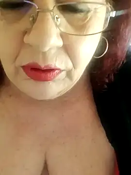 Snapshot of CALDA-AKIRA chatting on March 13, 7:31 am CALDA-AKIRA online show from March 13, 7:31 am