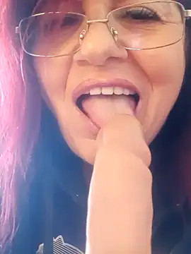 Snapshot of CALDA-AKIRA chatting on October 3, 12:24 pm CALDA-AKIRA online show from October 3, 12:24 pm