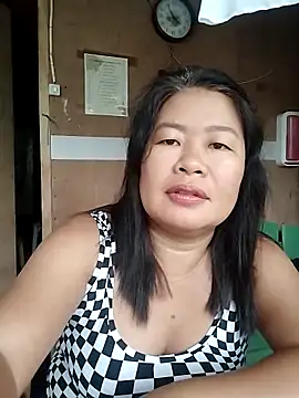 Snapshot of lickmepussy21 chatting on December 13, 10:26 pm lickmepussy21 online show from December 13, 10:26 pm