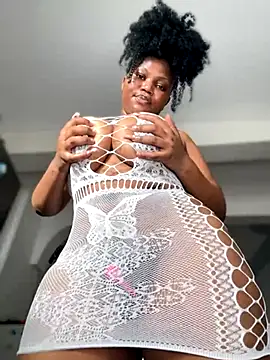 Snapshot of Hyra_Ari chatting on September 20, 2:40 pm Hyra Ari online show from September 20, 2:40 pm