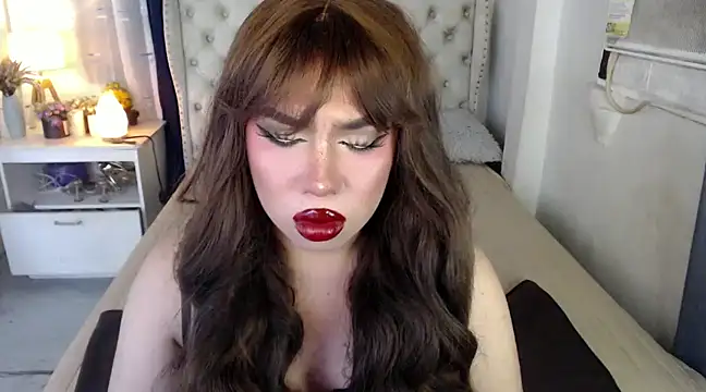 RebecaNextToYou online show from December 15, 8:25 pm